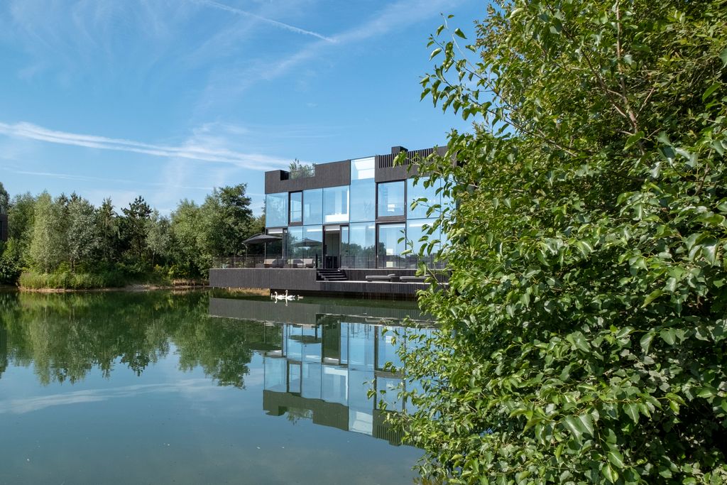 Additional image 21 of 4 bed villa to rentThe Glasshouse, 2 Huntsmans Causeway, Coln Waters, Lechlade, Gloucestershire GL7