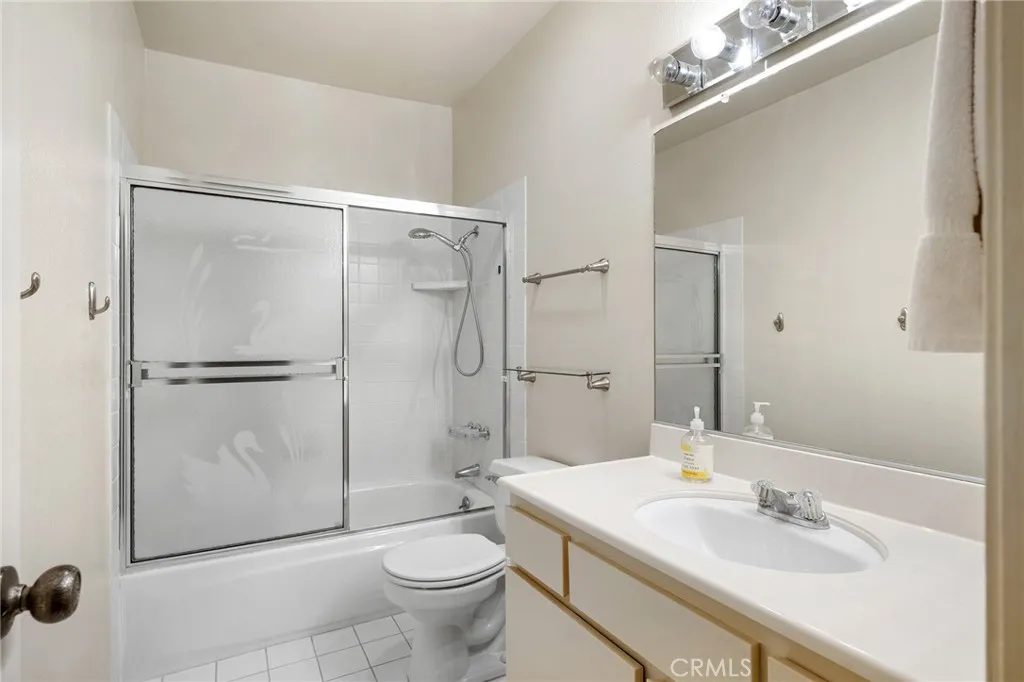 Additional image 58 of 9555 Via Venezia, Burbank, CA 91504