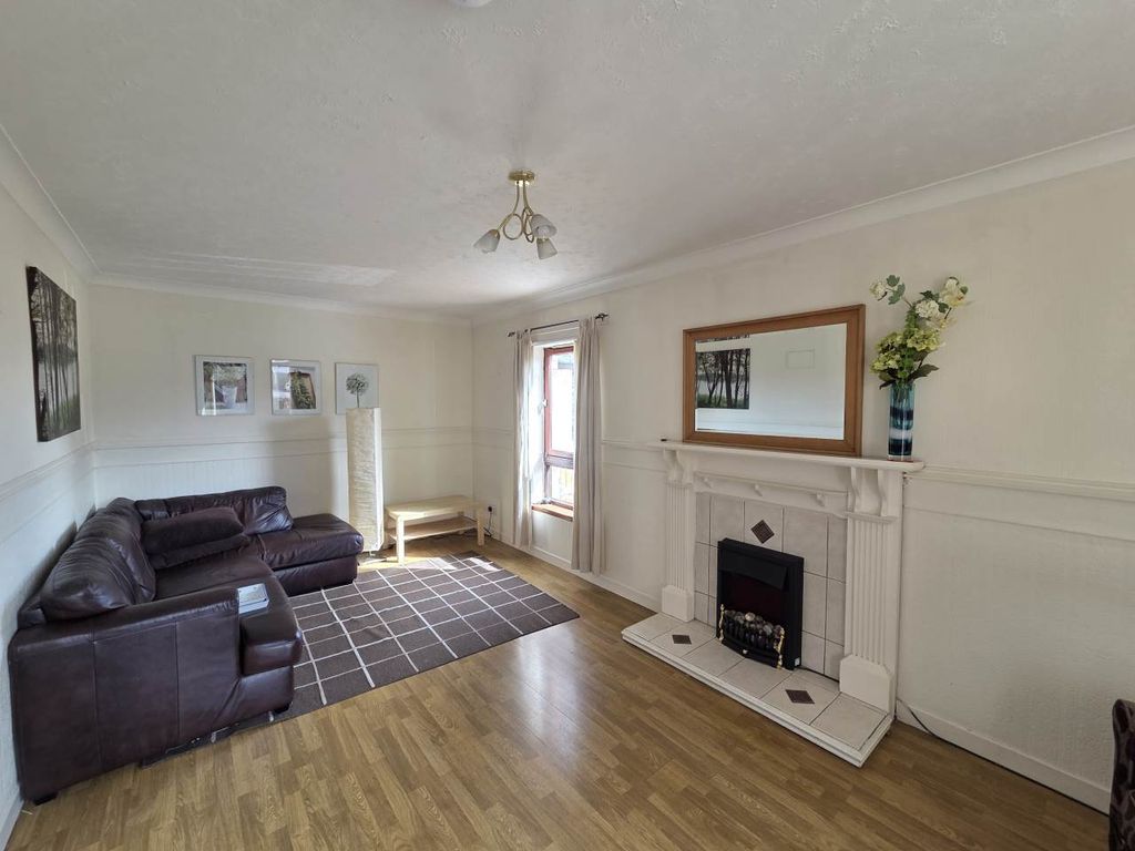 Additional image 2 of 3 bed semi-detached house to rentSeafield Lane, Dundee DD1