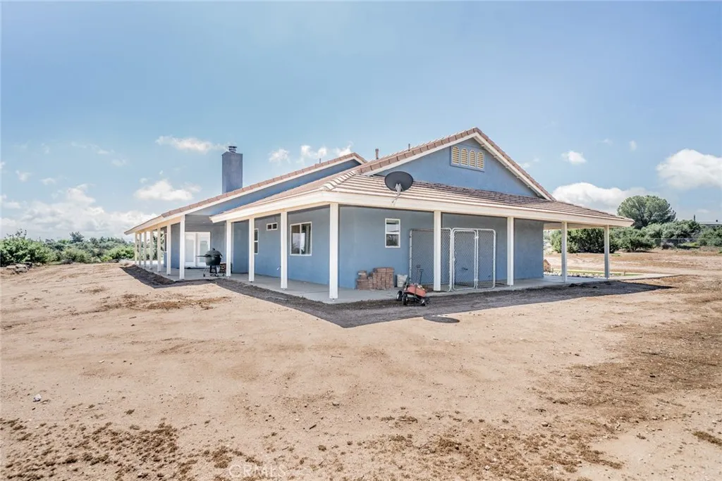 Additional image 5 of 10636 Larch Rd, Oak Hills, CA 92344