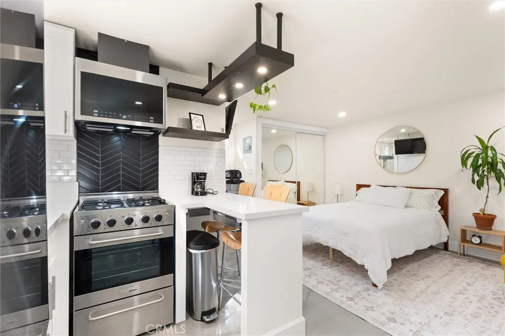 Additional image 97 of 3903 W 59th Place, Los Angeles, CA 90043