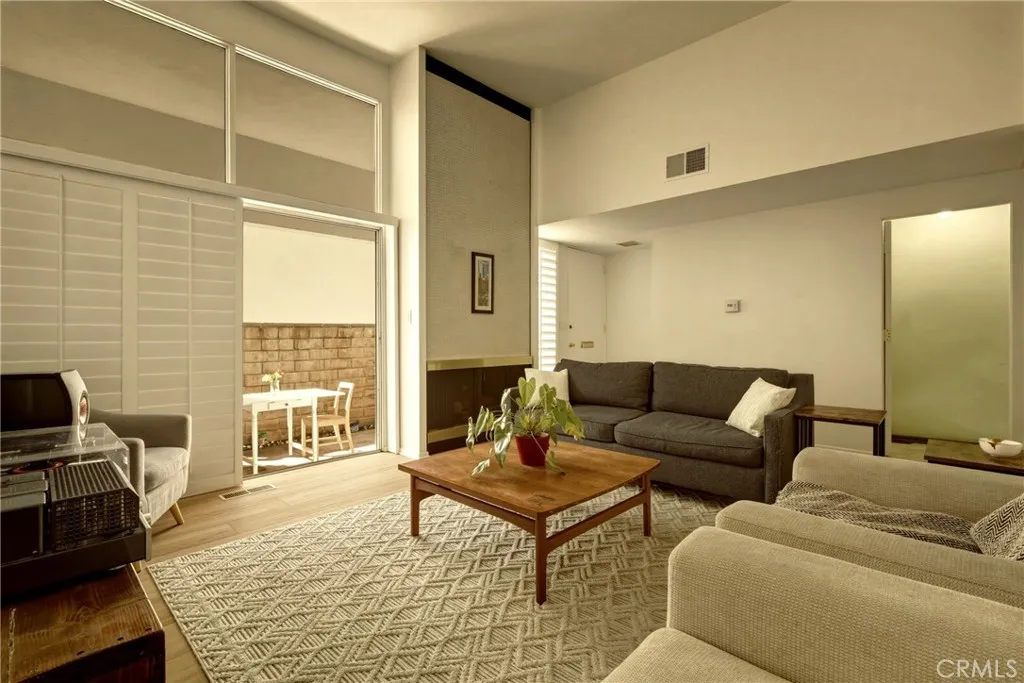 Additional image 5 of 4331 W Sarah Street Unit 10, Burbank, CA 91505