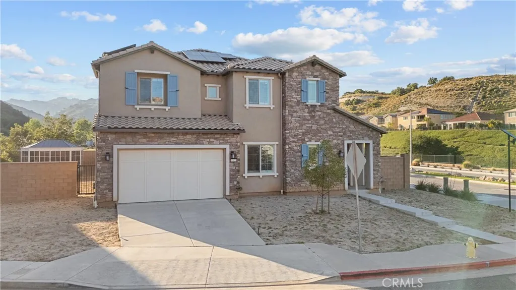 Additional image 3 of 8327 N Mariposa Court, Canoga Park, CA 91304