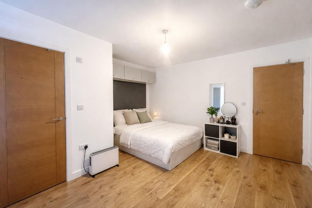 Additional image 3 of 6 bed property to rentDereham Road, Norwich NR5