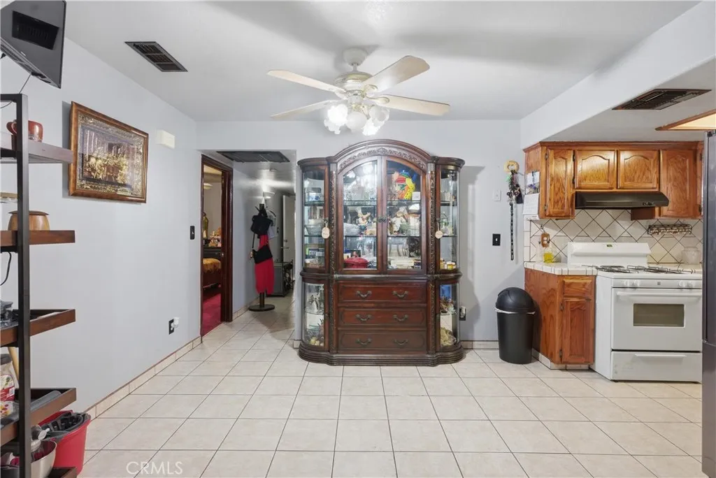 Additional image 10 of 381 B St, Arvin, CA 93203