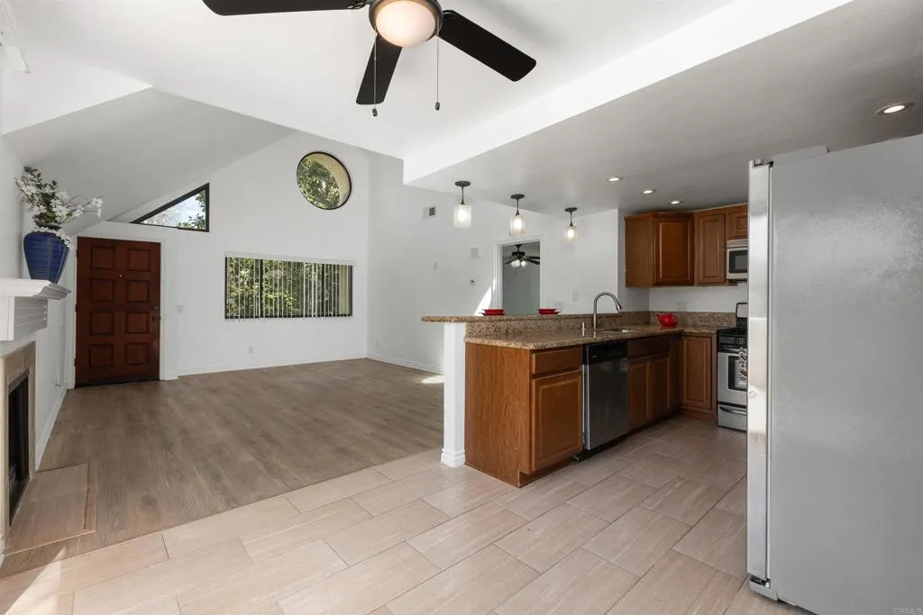 Additional image 11 of 333 Melrose Dr. Unit F, Vista, CA 92083