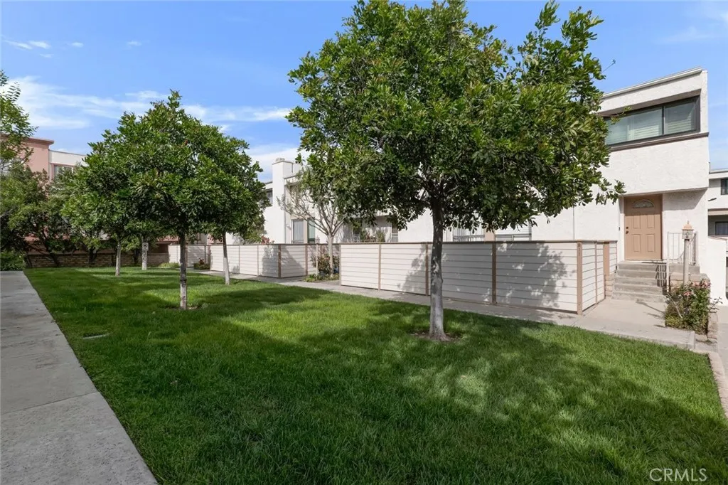 Additional image 29 of 10231 Independence Ave Unit C17, Chatsworth, CA 91311