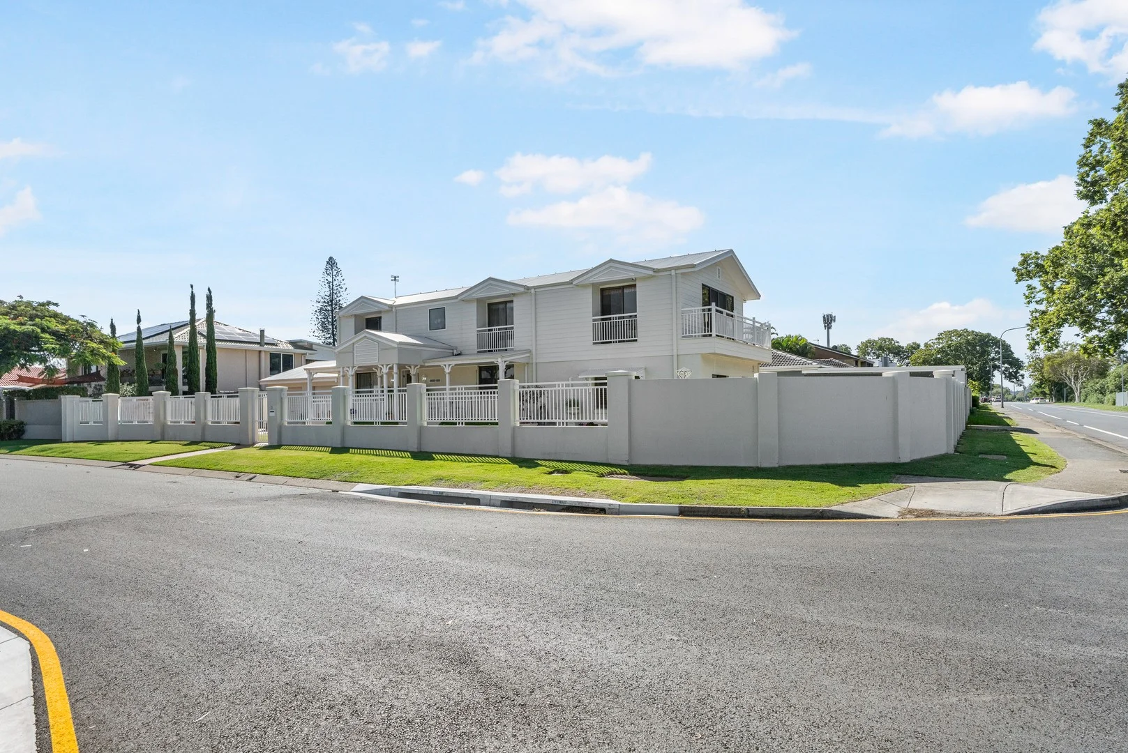 1 Gallileo Place, Mermaid Waters QLD 4218