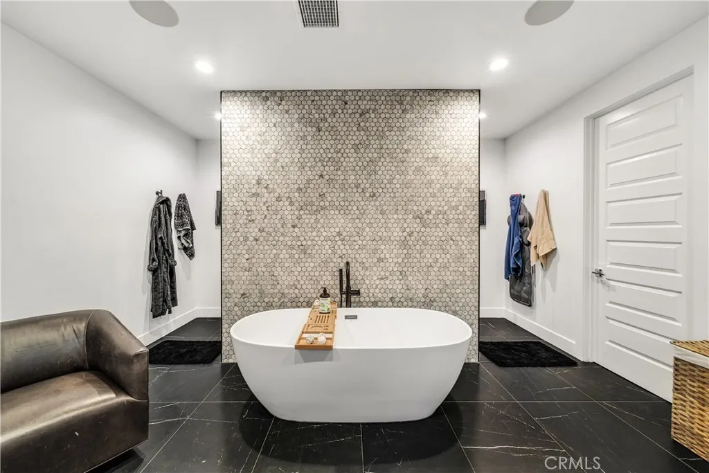 Additional image 90 of 20431 W Windsor Ln, Porter Ranch, CA 91326