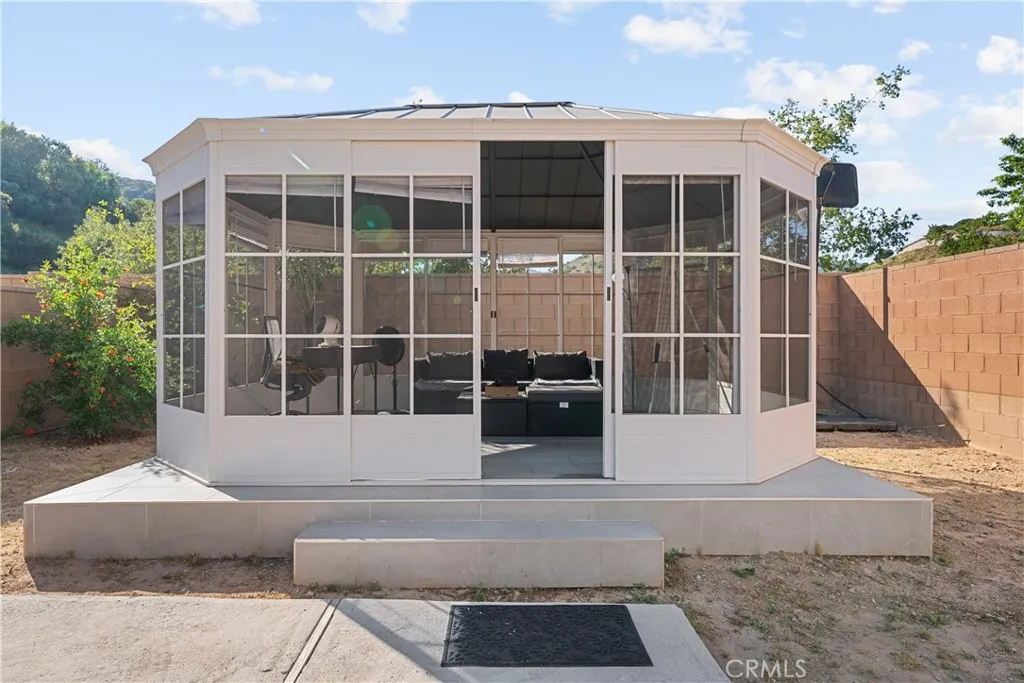 Additional image 105 of 8327 N Mariposa Court, Canoga Park, CA 91304