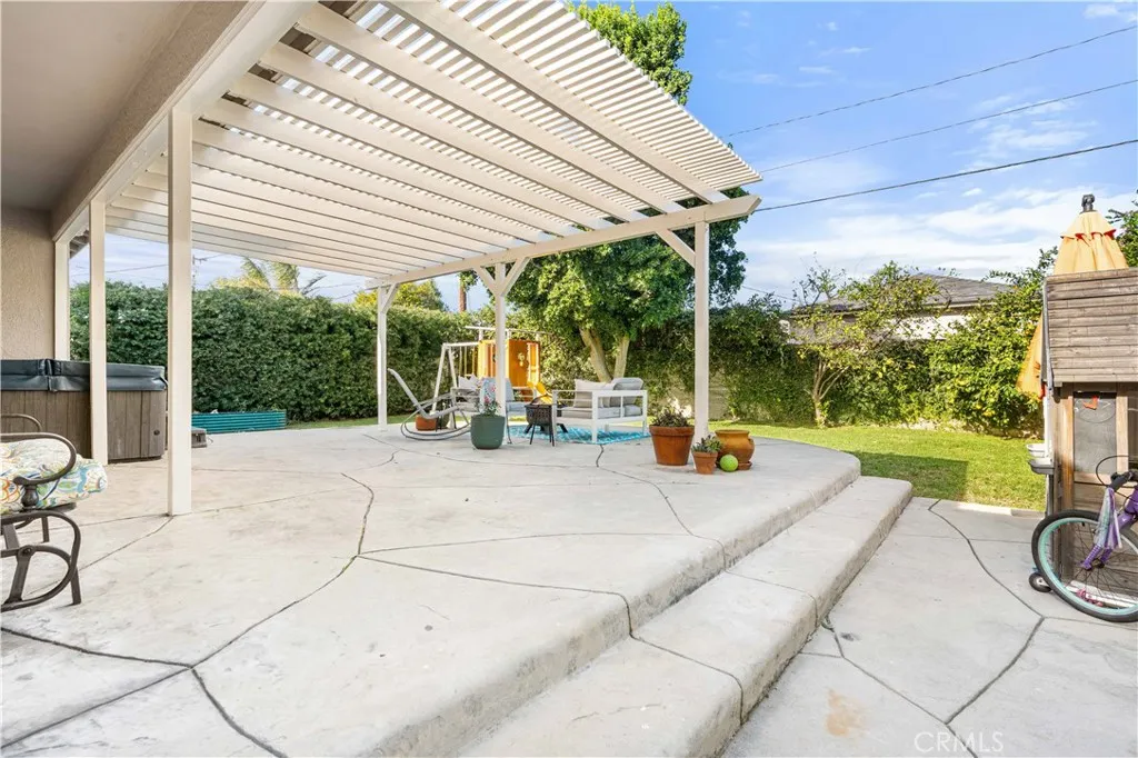 Additional image 24 of 17145 Strathern Street, Lake Balboa, CA 91406