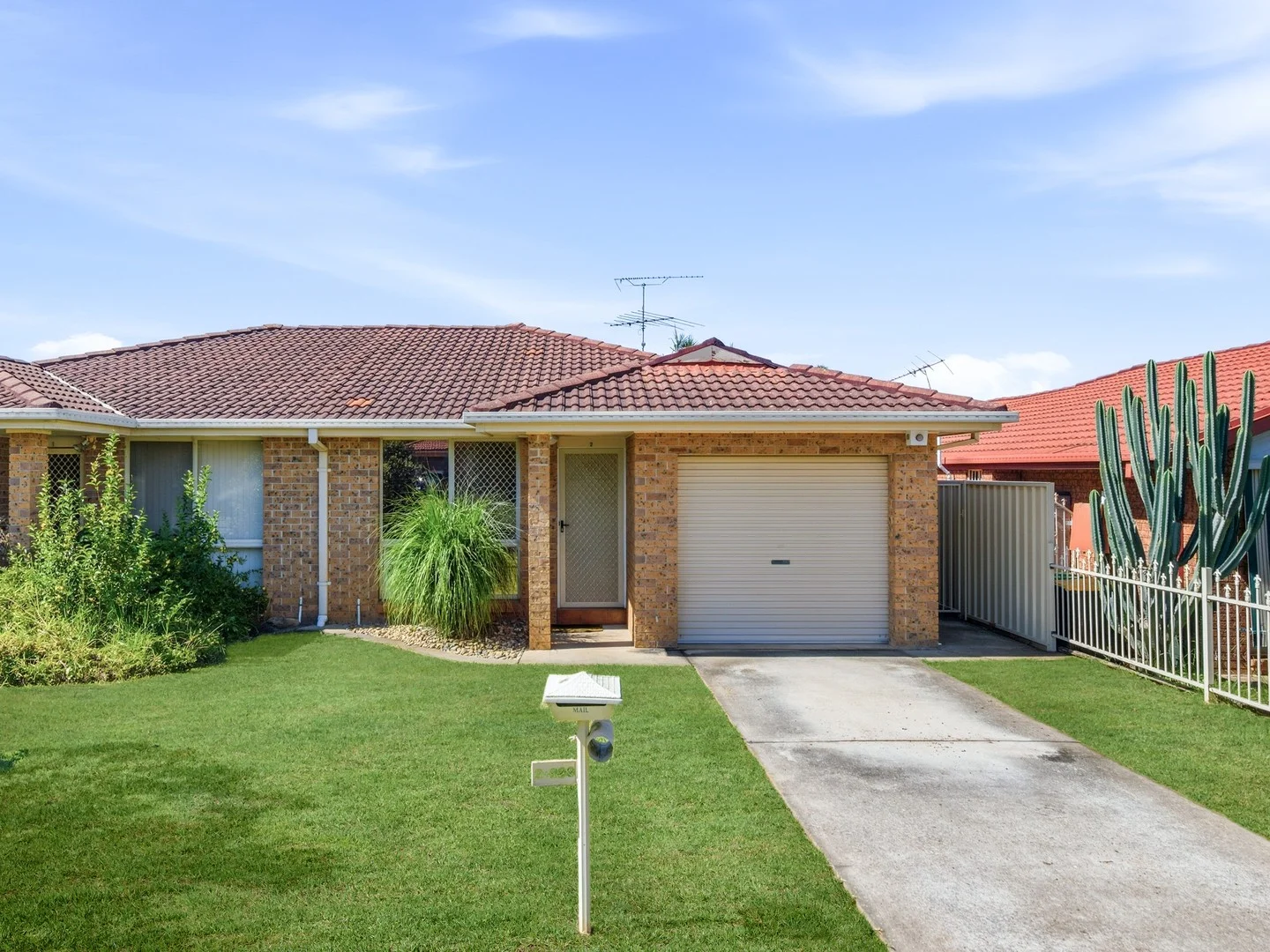 2/289 Copperfield Drive, Rosemeadow NSW 2560