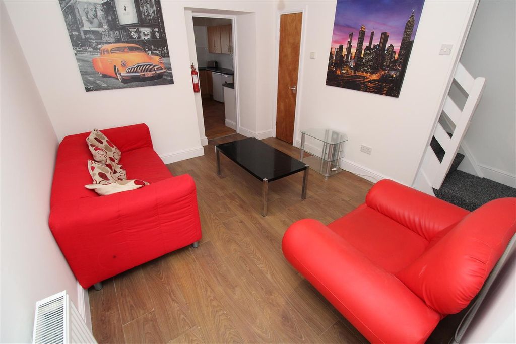 Additional image 6 of 4 bed semi-detached house to rentPark Street Treforest, Pontypridd CF37