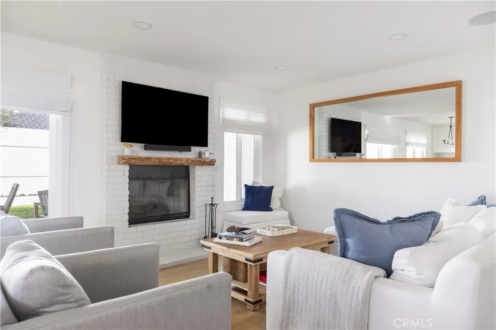 Additional image 7 of 1631 Irvine Ave Unit F, Costa Mesa, CA 92627