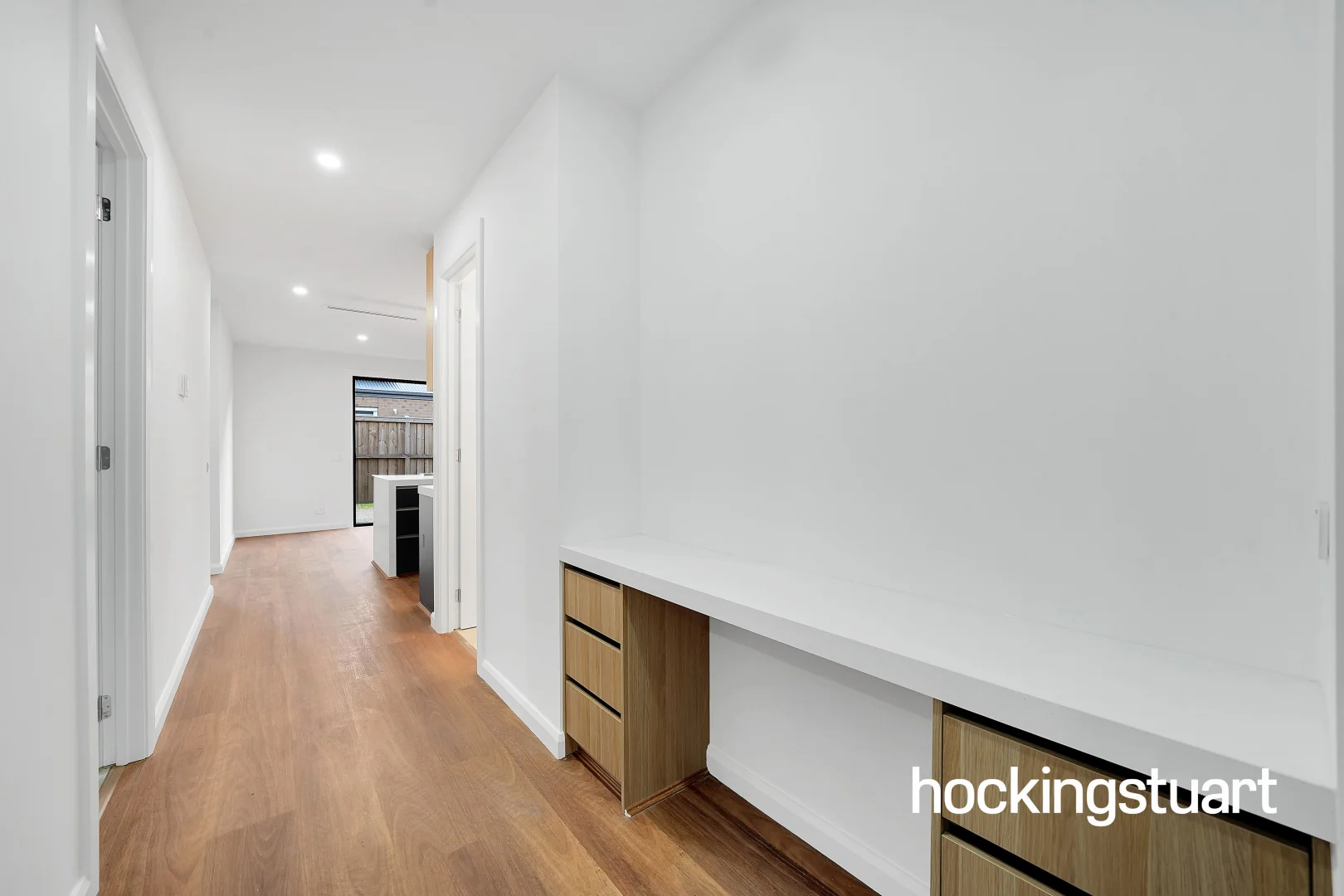 8 Davis Circuit, Wollert VIC 3750 photo 5