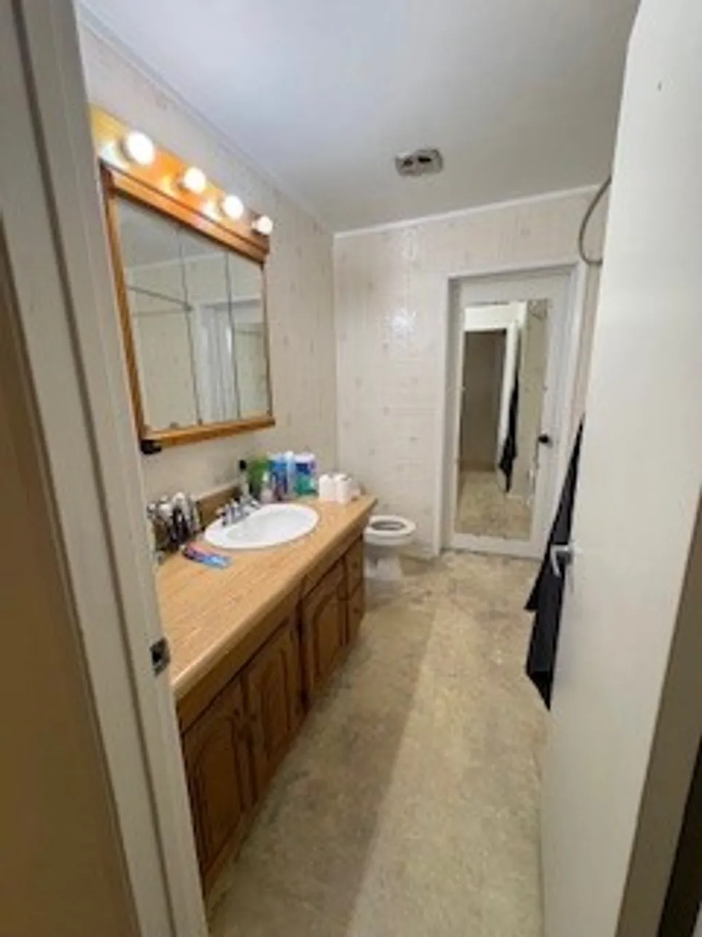 Additional image 11 of 3912 Del Rey Dr, San Bernardino, CA 92404