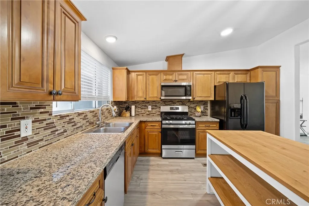 Additional image 10 of 28025 Dakota Dr, Menifee, CA 92587