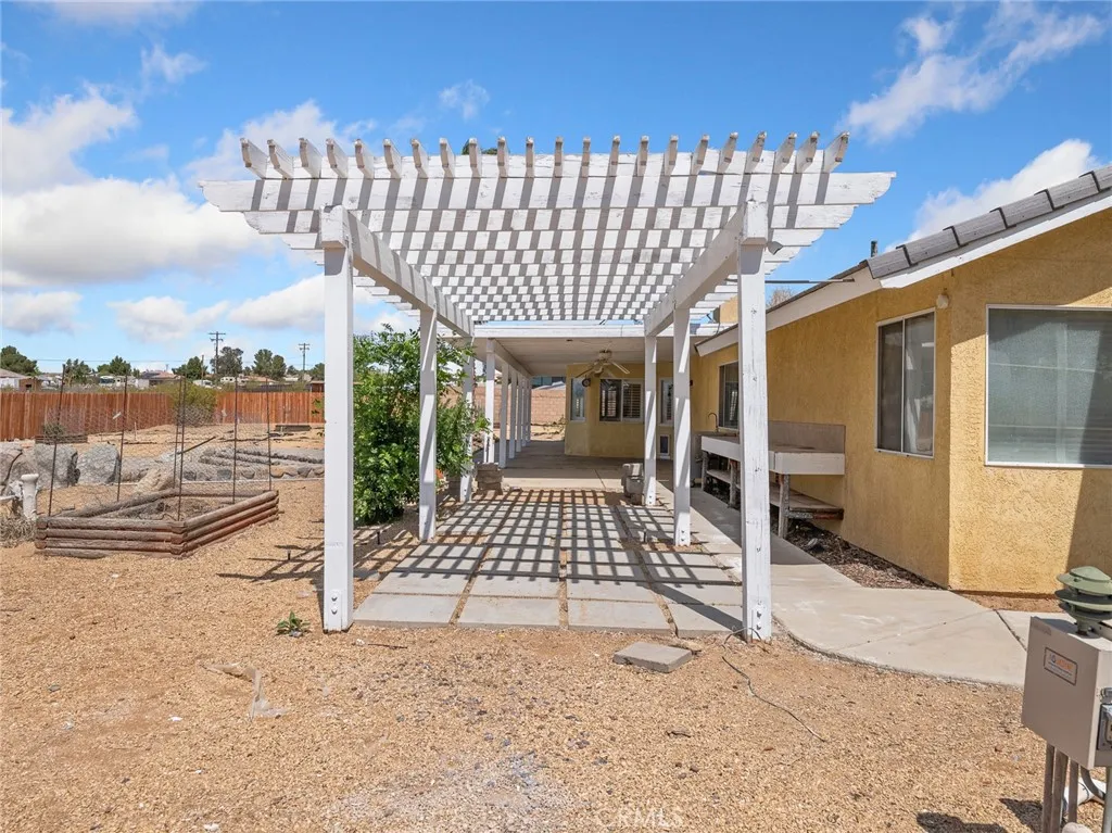 Additional image 52 of 16992 Joshua Rd, Apple Valley, CA 92307