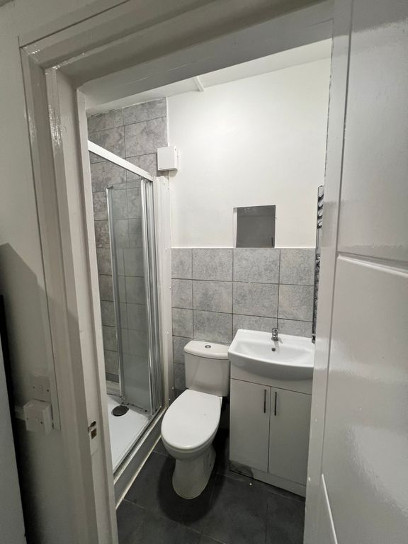 2 bed shared accommodation to rentUpper George Street, Luton LU1 photo 5