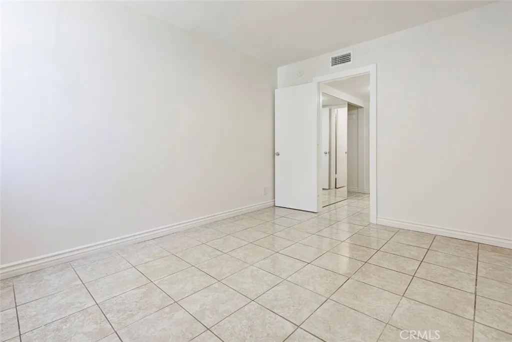 18620 Hatteras St Unit 266, Tarzana, CA 91356