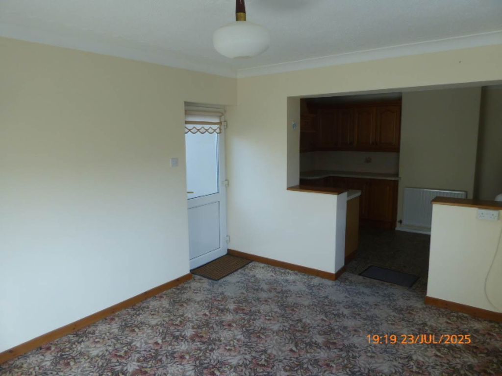 Additional image 8 of 3 bed bungalow to rentManor Way, Llanllwch, Carmarthen SA31