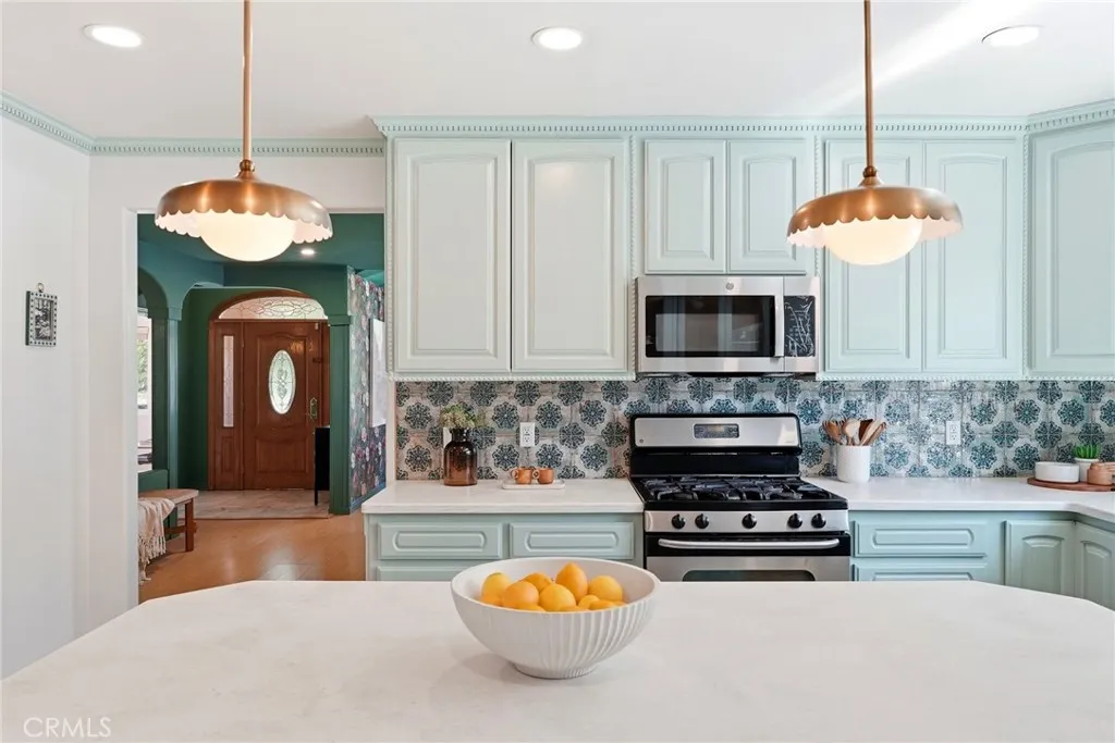 Additional image 57 of 435 Eton Drive, Burbank, CA 91504