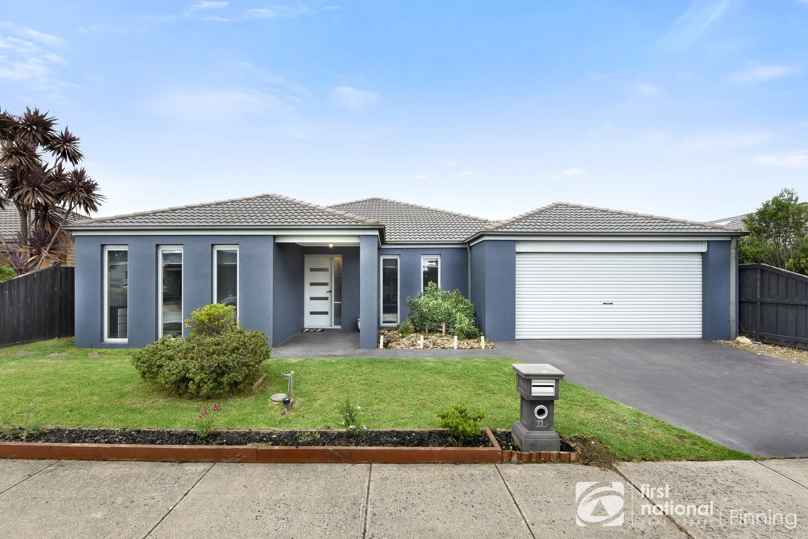 11 Lisa Avenue, Pakenham VIC 3810