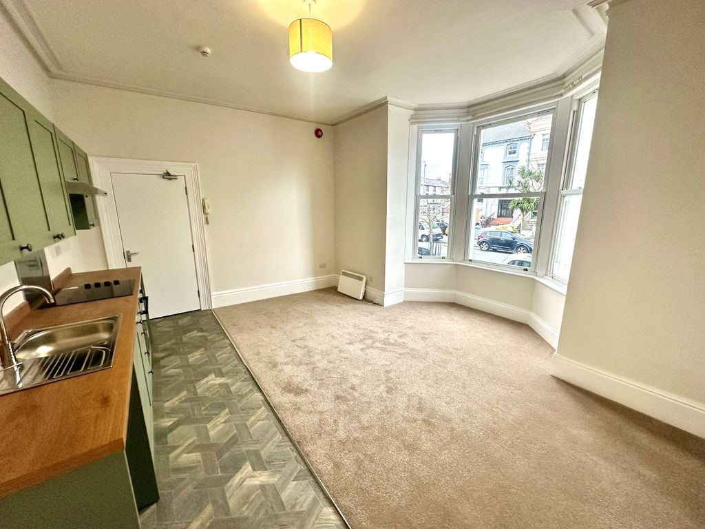 Additional image 2 of 1 bed flat to rentLloyd Street, Llandudno LL30