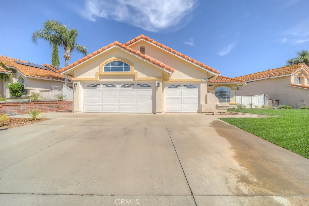 30993 Wellington Cir, Temecula, CA 92591 photo 2