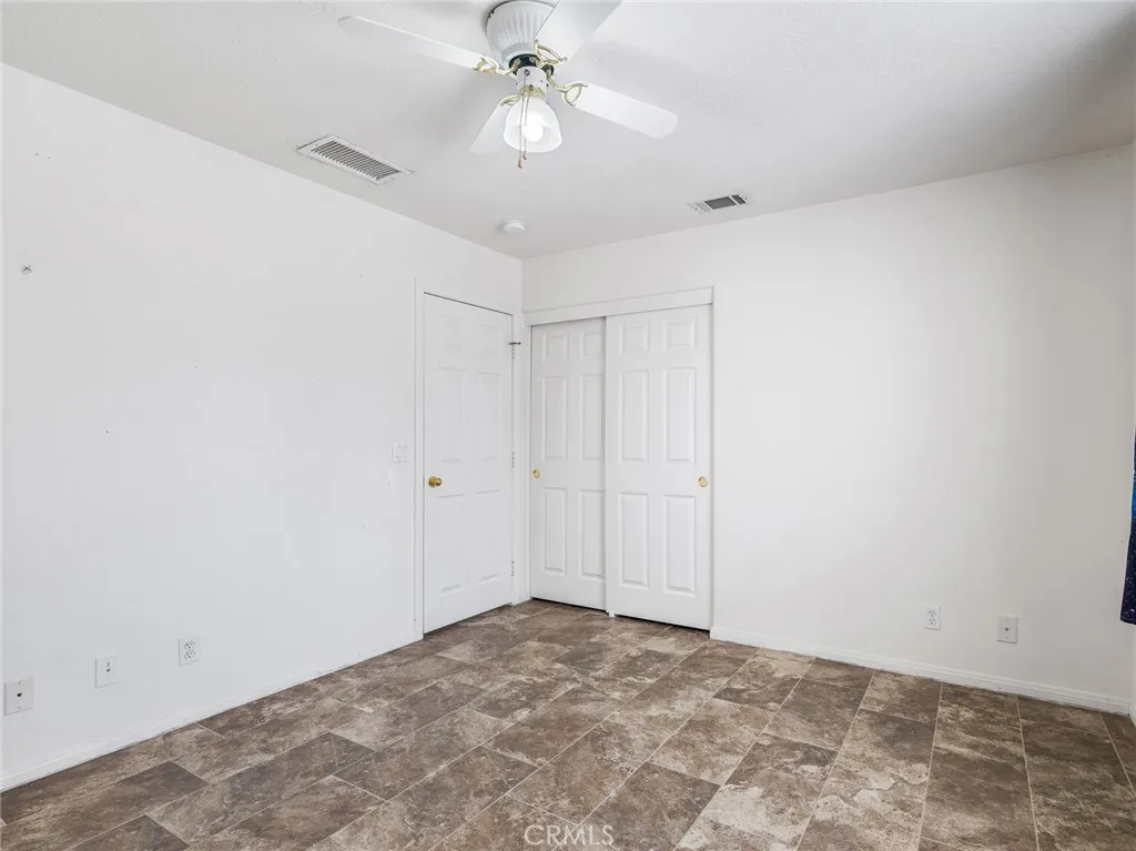 Additional image 95 of 16992 Joshua Rd, Apple Valley, CA 92307