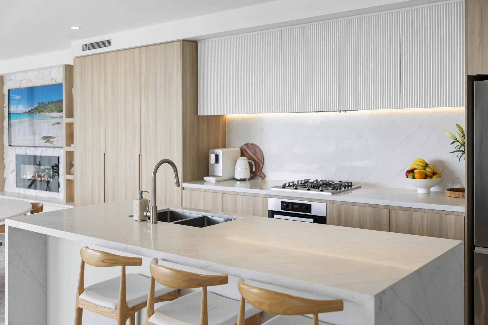 Additional image 10 of 1001/15-19 Peerless Avenue, Mermaid Beach QLD 4218