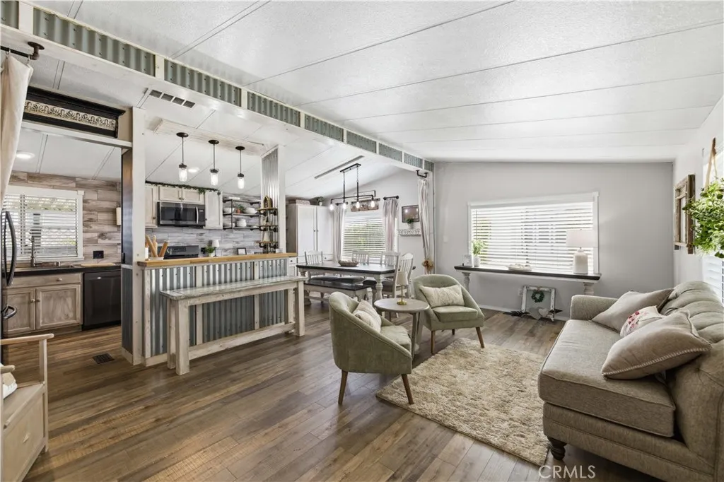 Additional image 9 of 45465 25th Street E Unit 11, Lancaster, CA 93535