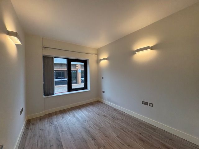 Additional image 3 of 2 bed flat to rentLock House, Overbridge Square, Newbury RG14