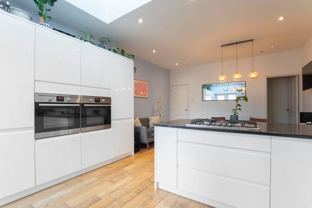 Additional image 4 of 2 bed terraced house to rentKeynsham Street, Cheltenham GL52