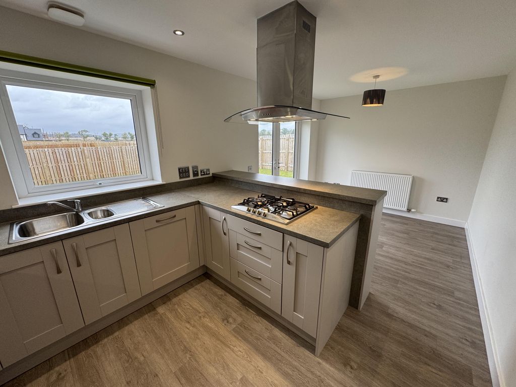 Additional image 8 of 3 bed semi-detached house to rent3 Strathgray Wynd, Dundee DD2