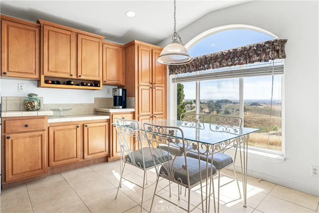 Additional image 36 of 1876 Rancho Lomas Way, San Miguel, CA 93451