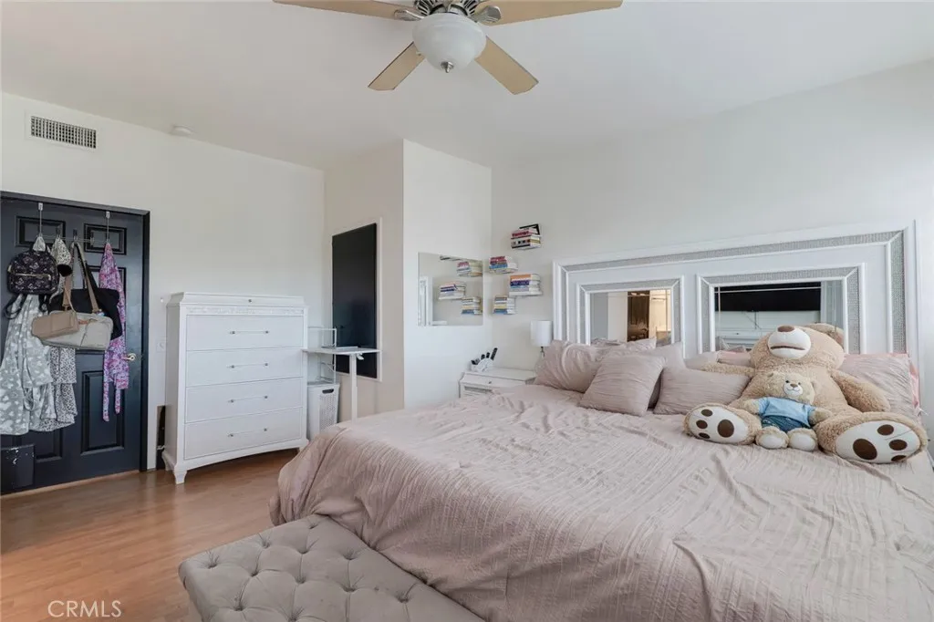 Additional image 50 of 10231 Independence Ave Unit C17, Chatsworth, CA 91311