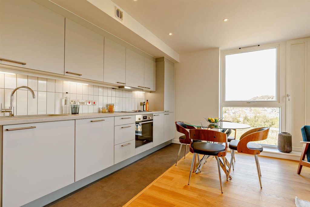 Additional image 4 of 2 bed flat to rentSpa Villas, Matlock Spa, Matlock DE4