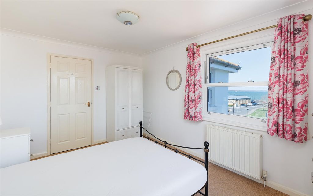 Additional image 13 of 2 bed flat to rentEsplanade, Ryde PO33