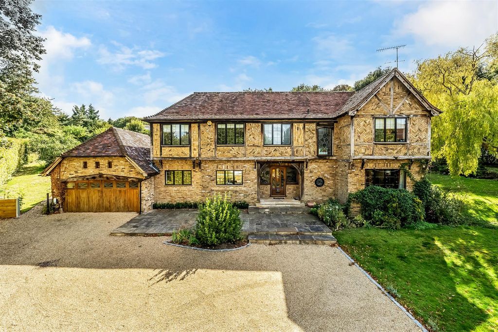 5 bed detached house to rentGarden Close, Leatherhead KT22