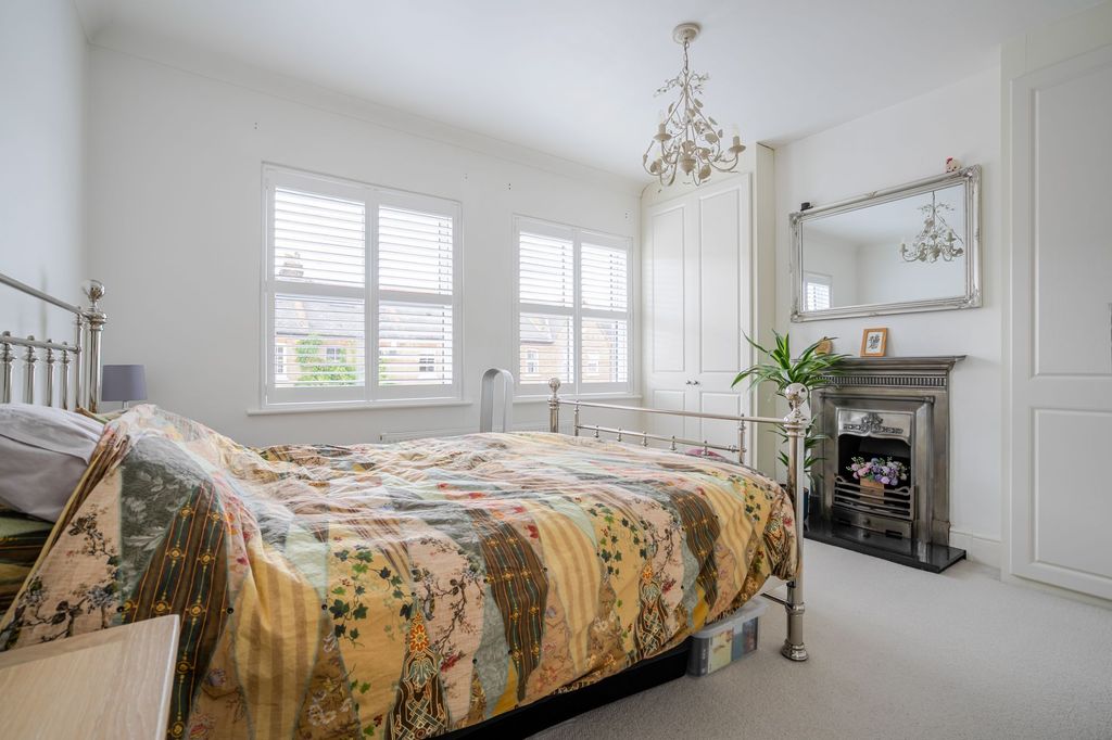 Additional image 5 of 4 bed property to rentBolton Road, Windsor SL4