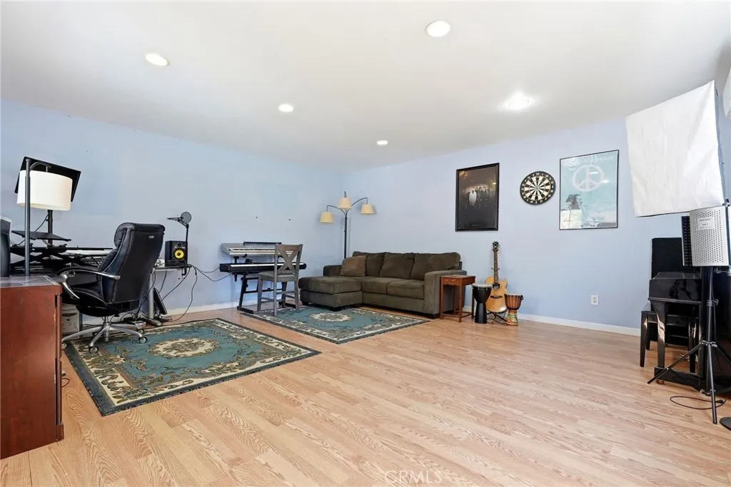 Additional image 44 of 435 Eton Drive, Burbank, CA 91504