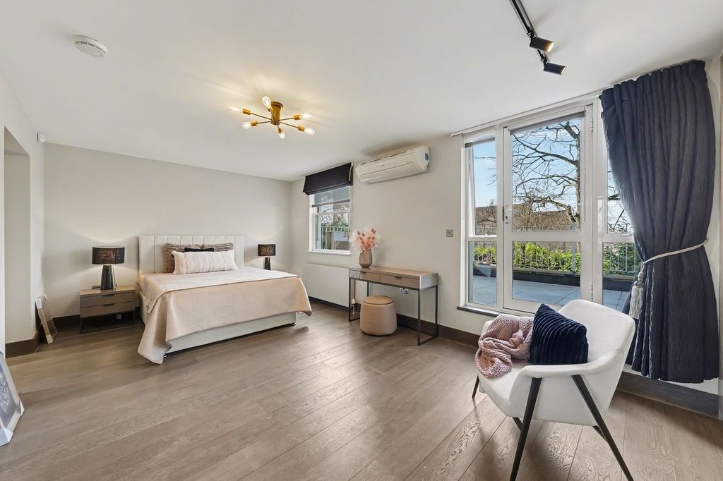 Additional image 6 of 4 bed terraced house to rentCourt Close, St John's Wood, London NW8