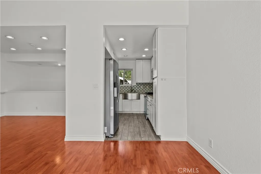 Additional image 16 of 22117 Burbank Blvd Unit 5, Woodland Hills, CA 91367
