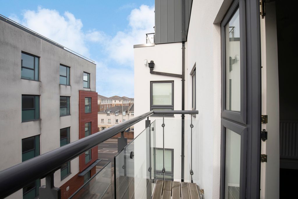 Additional image 10 of 2 bed flat to rentFishers Lane, Cheltenham GL52