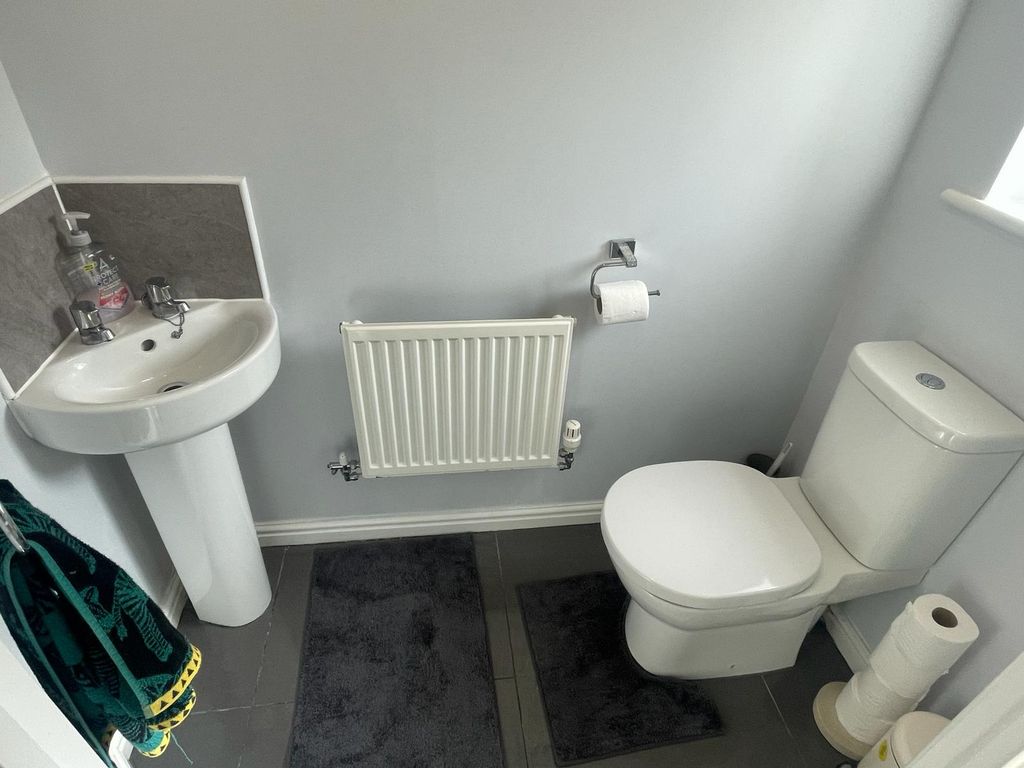 Additional image 4 of 3 bed semi-detached house to rentBolehyde Close, Swindon SN3