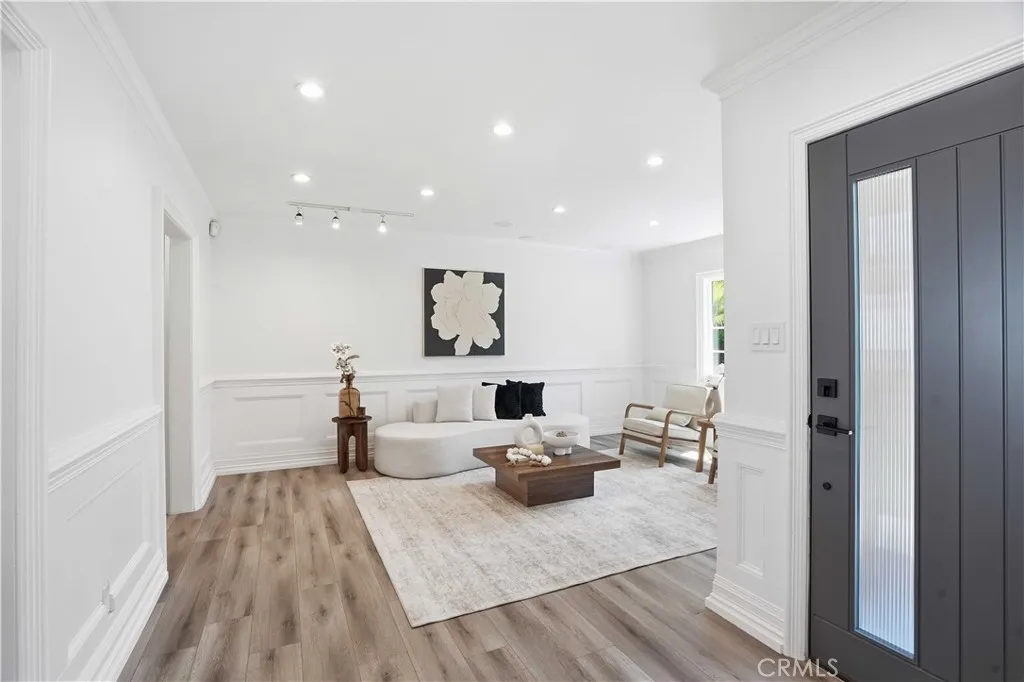 Additional image 7 of 17721 Burbank Blvd, Encino, CA 91316