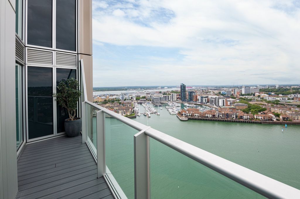 Additional image 12 of 2 bed flat to rentCentenary Plaza, Southampton SO19