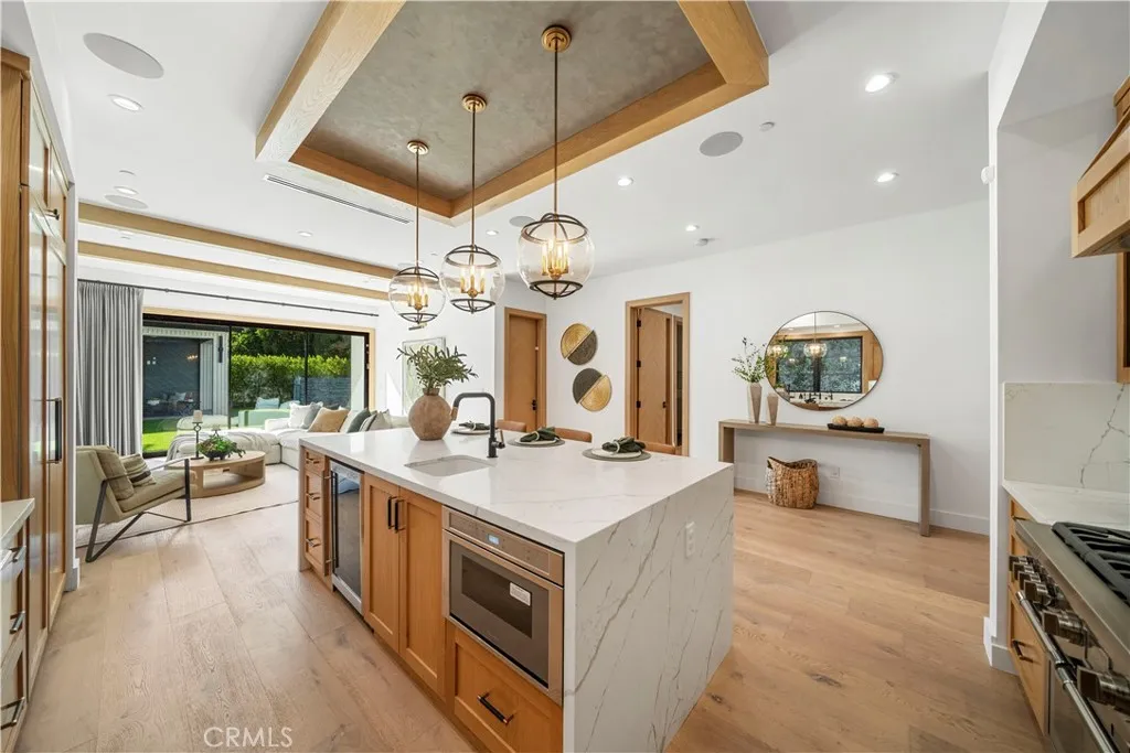 4765 Lemona Avenue, Sherman Oaks, CA 91403 photo 3