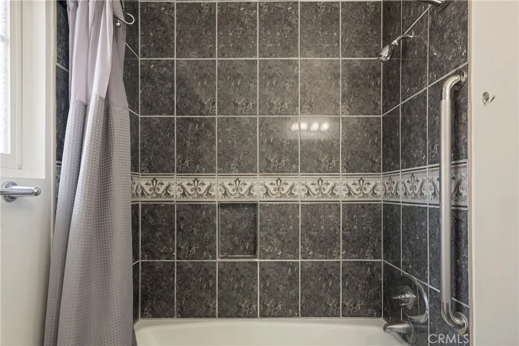 Additional image 7 of 232 N Aspan Ave, Azusa, CA 91702